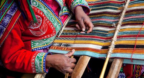 A Dress for My Daughter: Weaving Stories Through Turkish Textile Traditions - A Tapestry of Cultural Heritage and Feminine Resilience